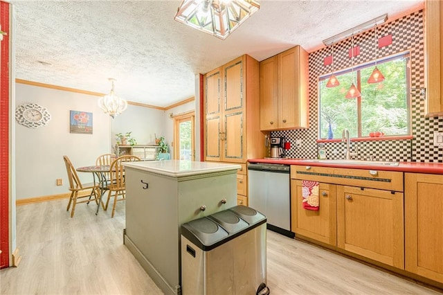 5848 Kingswood Ct, Norcross, GA 30093 - kitchen featuring stainless steel dishwasher, light wood-type flooring, a chandelier, a kitchen island, and a textured ceiling