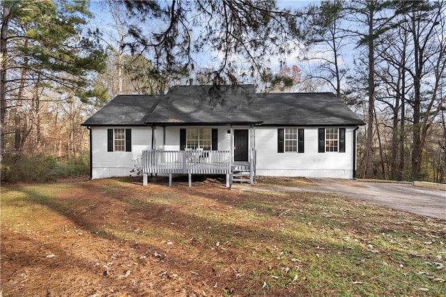 view of front facade featuring covered porch