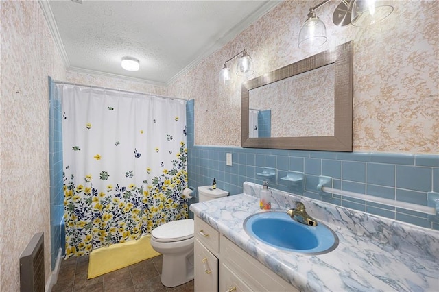 191 Durham St, Dallas, GA 30132 - full bath with wallpapered walls, ornamental molding, toilet, vanity, and a textured ceiling