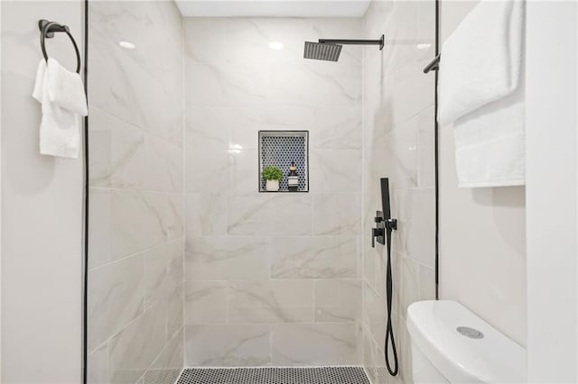 1675 White Oak Way, Decatur, GA 30032 - bathroom with a tile shower and toilet