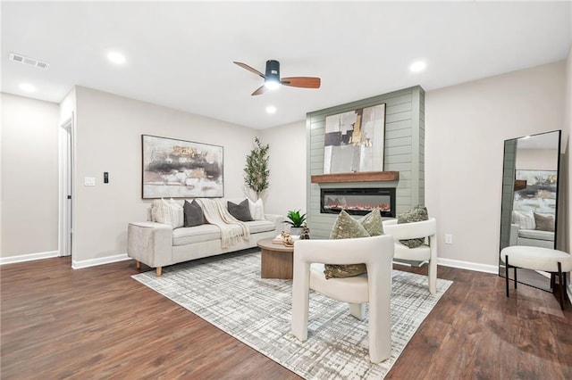 1675 White Oak Way, Decatur, GA 30032 - living area featuring a ceiling fan, wood finished floors, a glass covered fireplace, and recessed lighting
