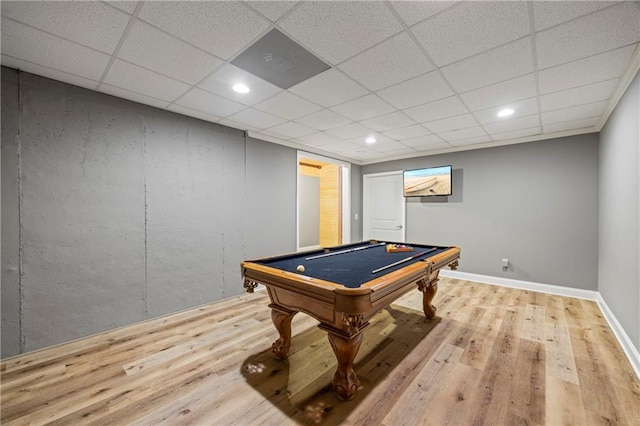 recreation room featuring wood finished floors, pool table, a drop ceiling, recessed lighting, and baseboards