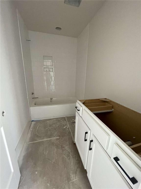 1210 Askew Trl, Greensboro, GA 30642 - bathroom with bathing tub / shower combination