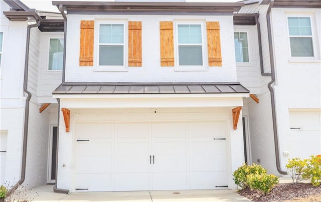 114 Garrison Dr, Winder, GA 30680 - garage with driveway