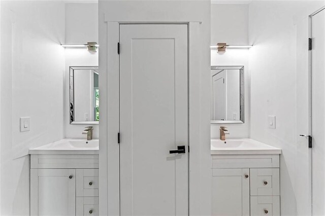 1835 Taylor Ave, East Point, GA 30344 - bathroom with vanity
