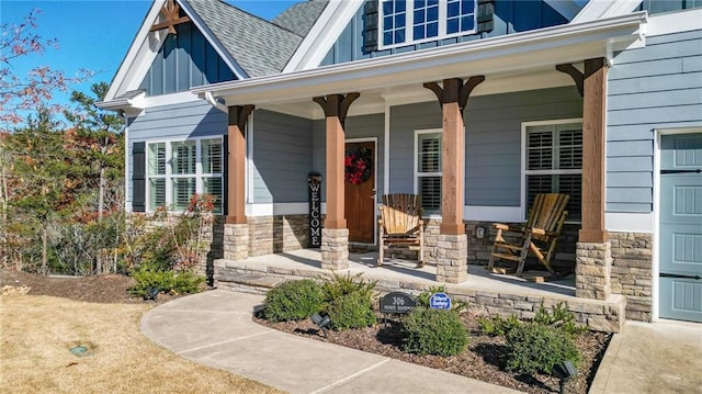 property entrance with covered porch