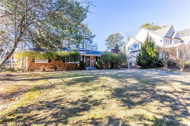 view of front of house featuring a front yard