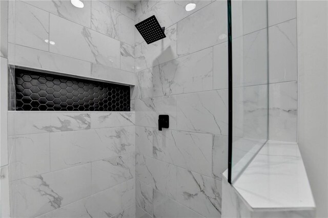 543 Paines Ave NW, Atlanta, GA 30318 - room details featuring a tile shower