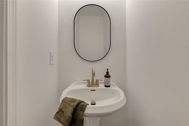 1772 Brittany Chase NW, Kennesaw, GA 30152 - bathroom featuring a sink