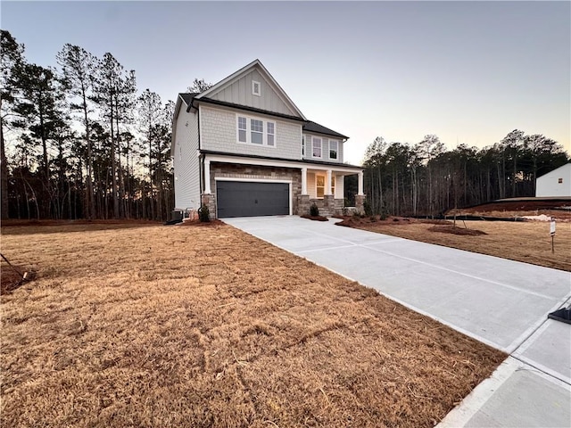 view of front of house featuring a garage