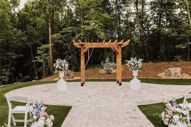 view of patio featuring a pergola