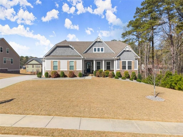 view of front of property with concrete driveway