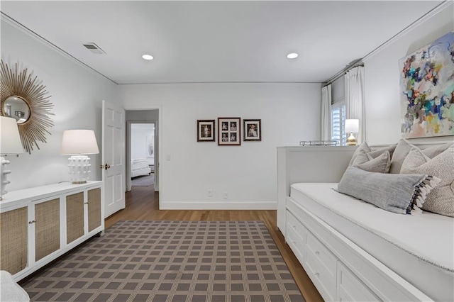 2562 Red Valley Rd, Atlanta, GA 30305 - bedroom with dark wood-style flooring, baseboards, visible vents, and recessed lighting