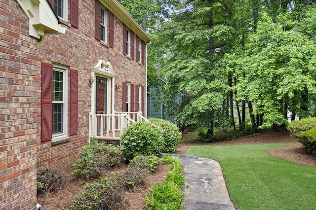 view of grassy yard