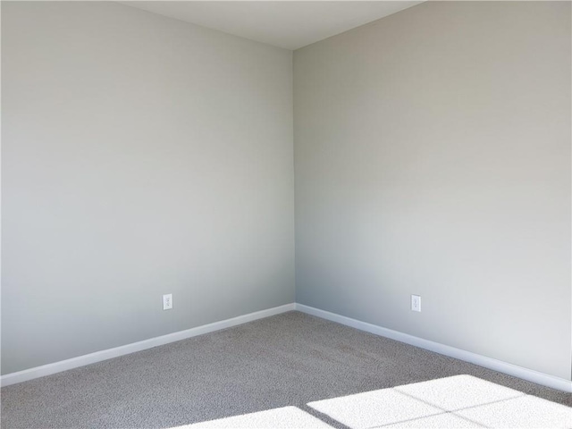 view of carpeted spare room