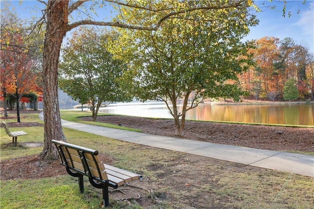 view of property's community featuring a water view