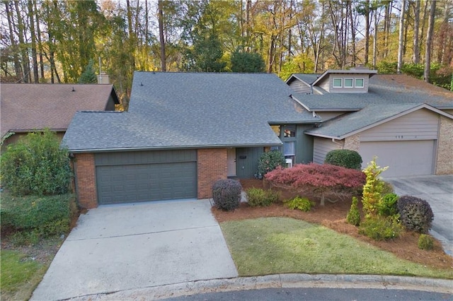 view of front facade with a garage