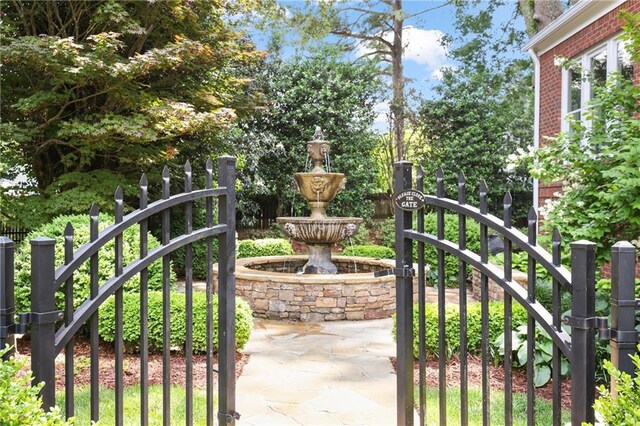 2630 Weddington Pl NE, Marietta, GA 30068 - view of gate