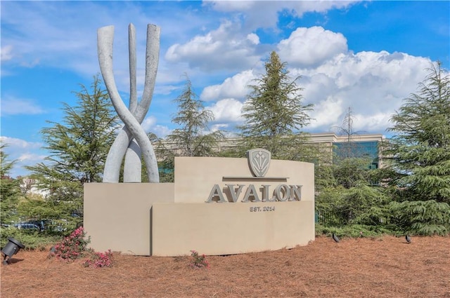 view of community / neighborhood sign