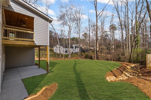 view of yard featuring a patio