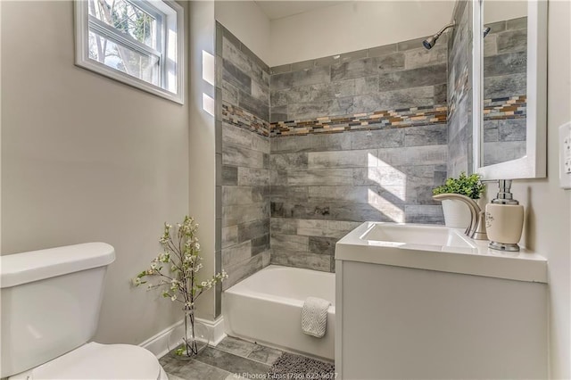 385 Arthur St SW, Atlanta, GA 30310 - full bath featuring tub / shower combination, baseboards, toilet, and vanity