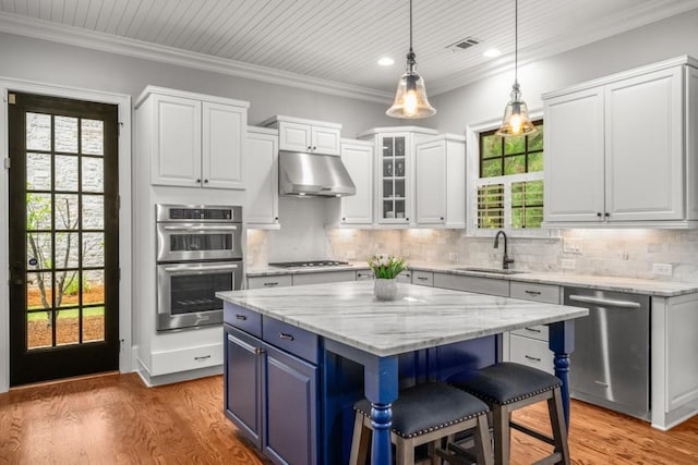 201 Hunley Ct, Alpharetta, GA 30005 - kitchen with a kitchen breakfast bar, a sink, appliances with stainless steel finishes, under cabinet range hood, and visible vents