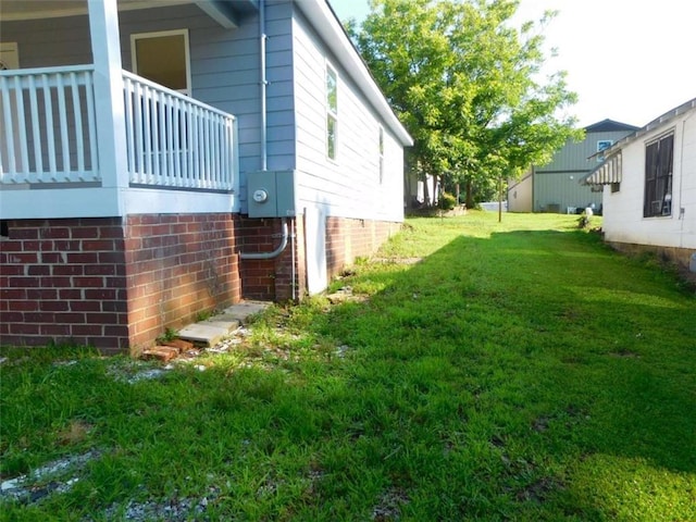 476 W Franklin St, Toccoa, GA 30577 - view of home's exterior featuring a lawn