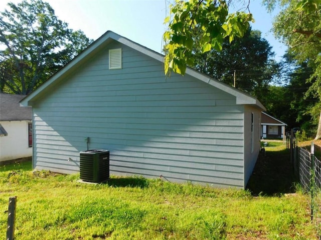 476 W Franklin St, Toccoa, GA 30577 - view of home's exterior featuring a cooling unit