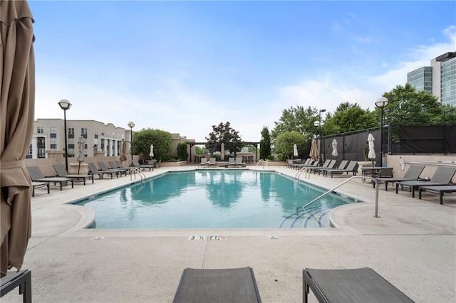 325 E Paces Ferry Rd NE Unit 313, Atlanta, GA 30305 - community pool with a patio