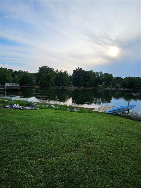 2752 Inverloch Cir, Duluth, GA 30096 - water view