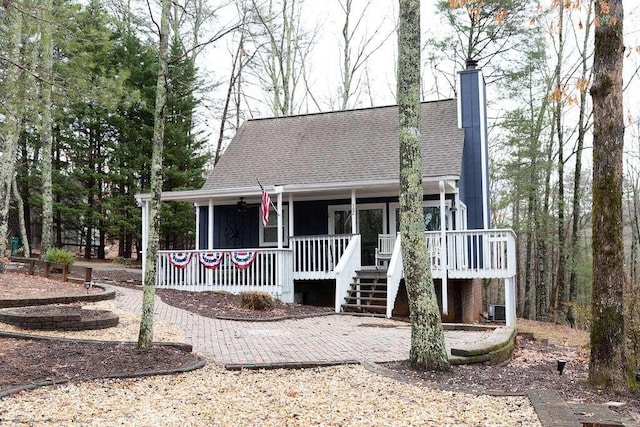 view of front facade with a porch