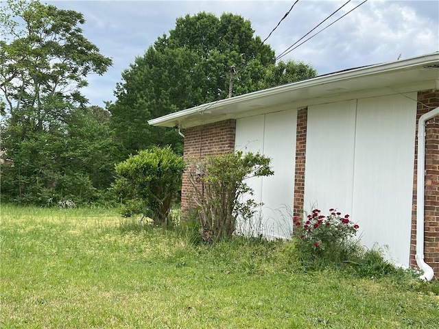6192 Meadowbrook Dr, Norcross, GA 30093 - view of side of property with brick siding
