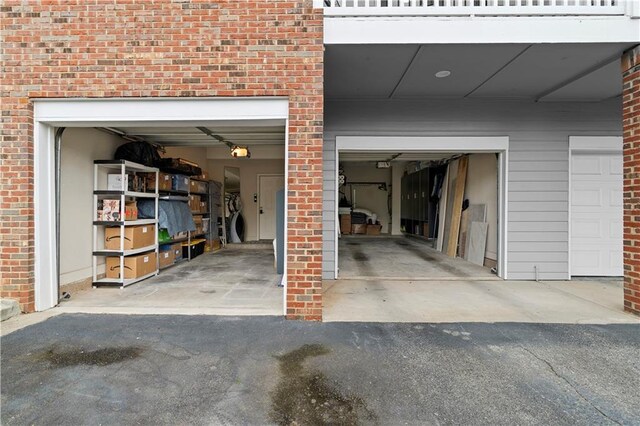 108 Vinings Forest Cir SE, Smyrna, GA 30080 - garage featuring driveway