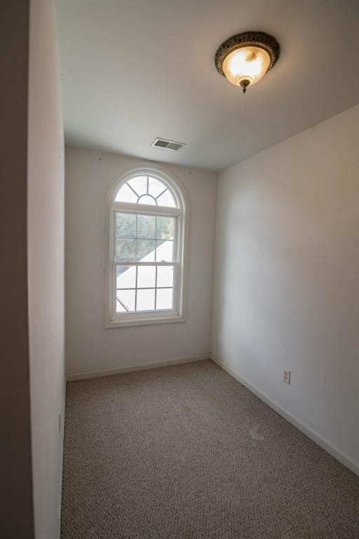 empty room featuring carpet