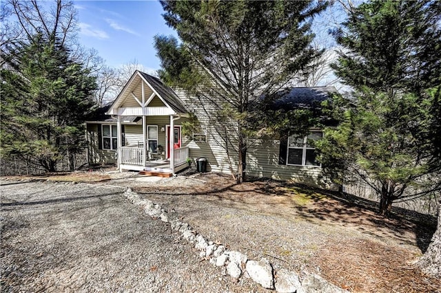 view of front of house featuring a porch and driveway