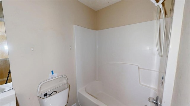 176 Silver Fox Trl, Dallas, GA 30157 - bathroom with toilet and bathtub / shower combination
