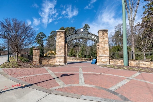 6851 Roswell Rd Unit N-20, Sandy Springs, GA 30328 - gate with fence