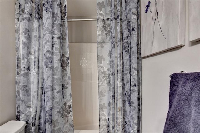 127 Bradshaw Park Dr, Woodstock, GA 30188 - full bathroom with a shower with curtain and toilet