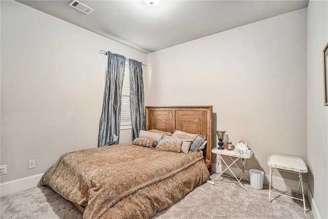 bedroom with carpet flooring