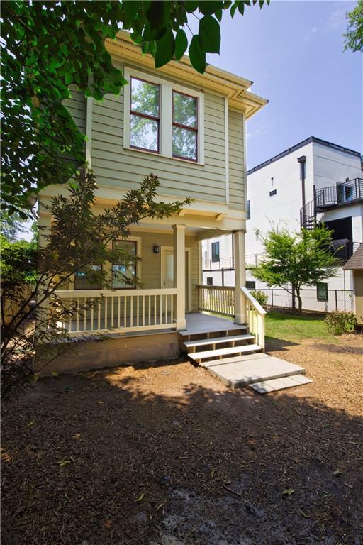 view of front of home featuring covered porch