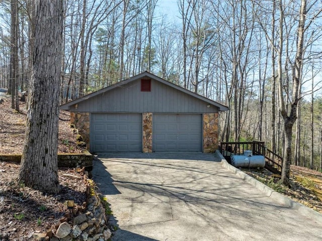 view of detached garage