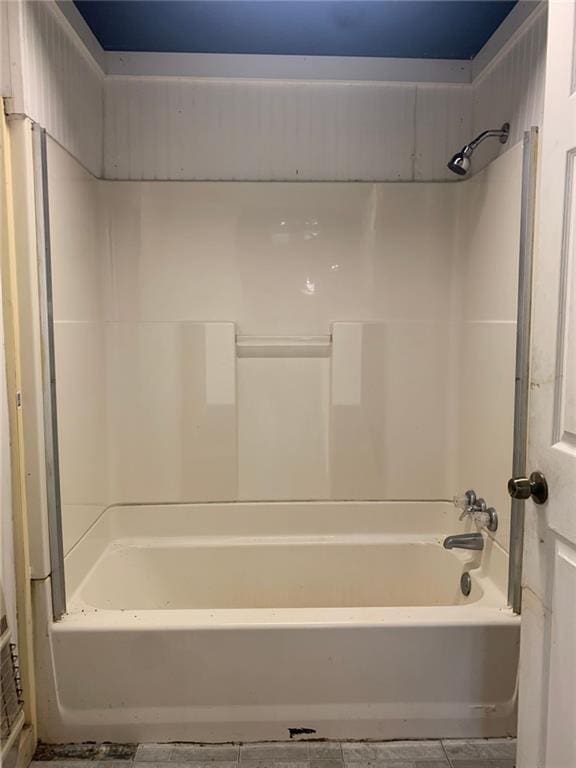 full bath featuring shower / tub combination