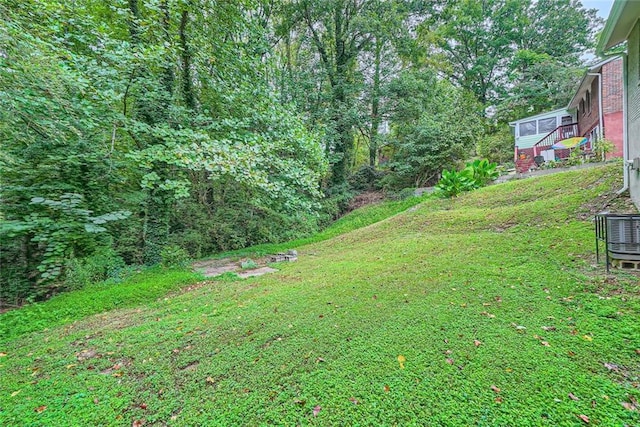 view of yard featuring cooling unit