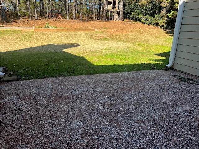 view of yard with a patio