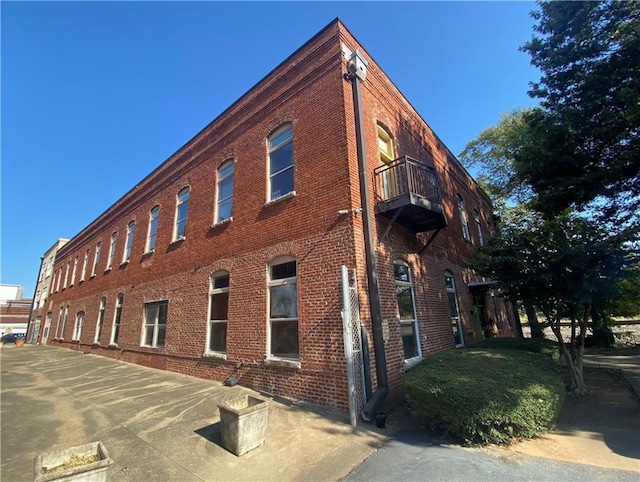 view of building exterior