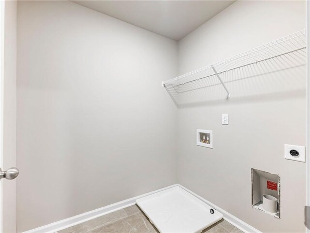 unfurnished room featuring light colored carpet and ceiling fan