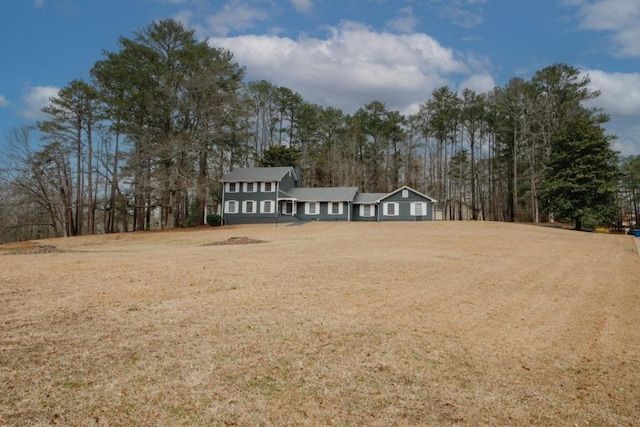 view of front facade with a front lawn