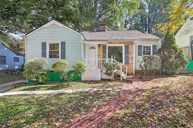 view of front of property featuring covered porch