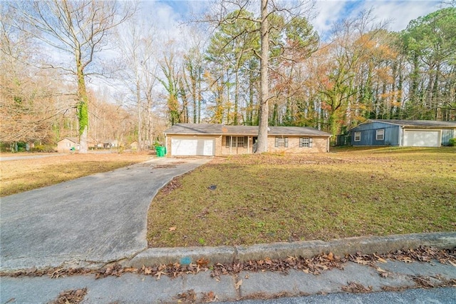 single story home featuring a garage