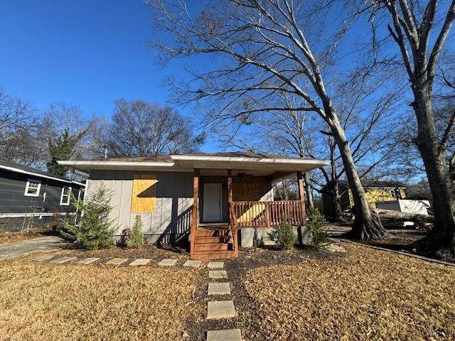 view of front of home featuring a porch